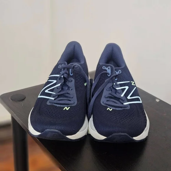 New balance - Picture 3 of 3